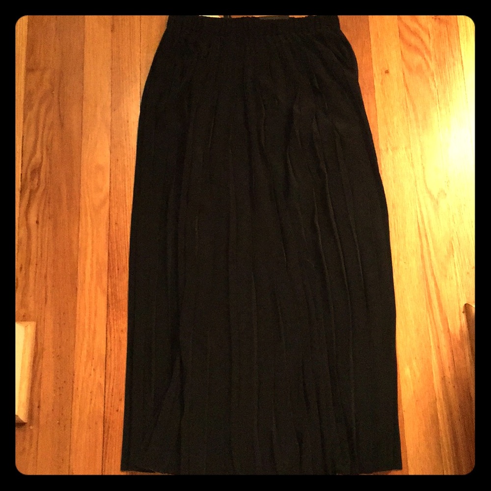 *Brand New*🎉Banana republic long accordion skirt